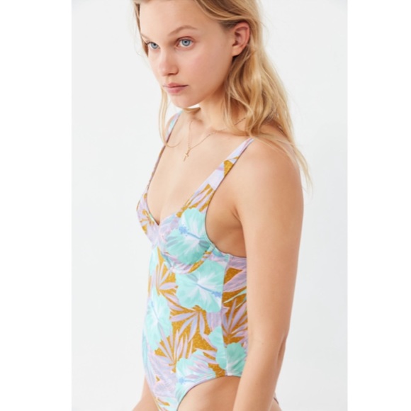 OU Mermaid Tulip Underwire One Piece Swimsuit - Picture 3 of 6